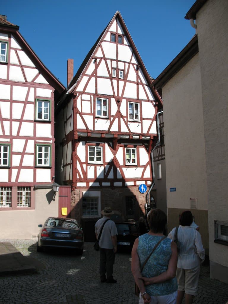 27-stadtfuehrung-gruppe-1-salzhaus.jpg