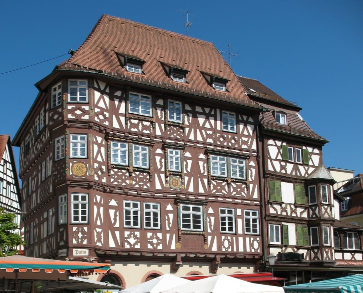 30-stadtfuehrung-gruppe-1-anton-palm-haus.jpg