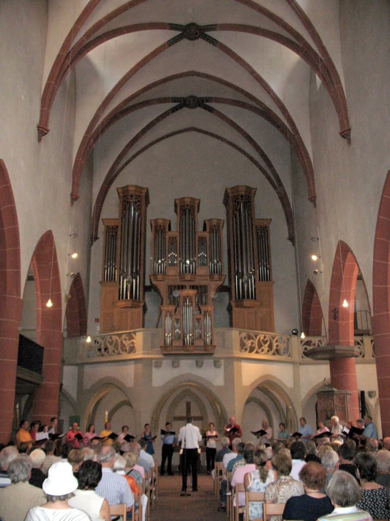 33-stadtfuehrung-gruppe-1-ev-stiftskirche.jpg